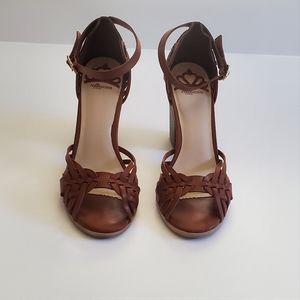 Strappy heeled sandal